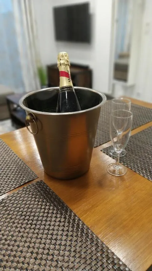 Charmant Appartement T2 Dans Villa Avec En Supplement Spa Exterieur De Mai A Septembre Laveyron 0*,  France