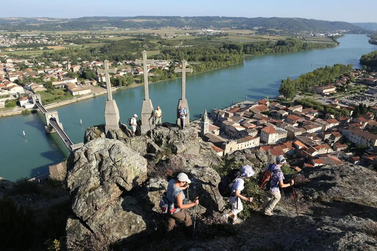 Charmant Appartement T2 Dans Villa Avec En Supplement Spa Exterieur De Mai A Septembre Laveyron France