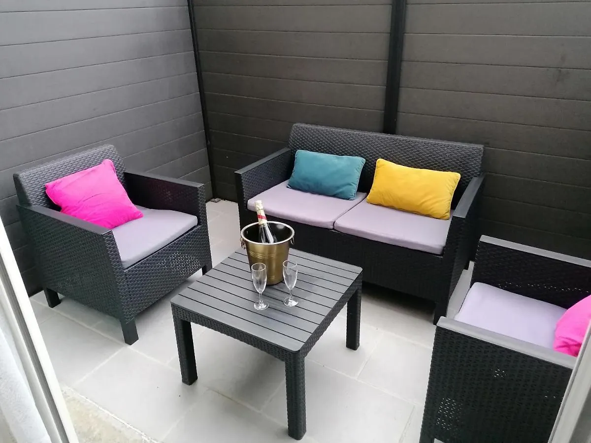 Charmant Appartement T2 Dans Villa Avec En Supplement Spa Exterieur De Mai A Septembre Laveyron France