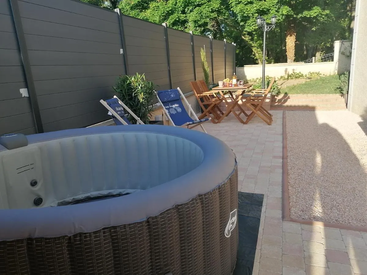 Charmant Appartement T2 Dans Villa Avec En Supplement Spa Exterieur De Mai A Septembre Laveyron